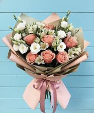 Букет цветов из:  Розы, Альстромерии и Лизиантусы в Преображенском Ставропольского края