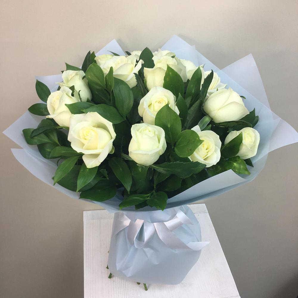 Букет 15 Белых роз Проуд в Преображенском Ставропольского края
