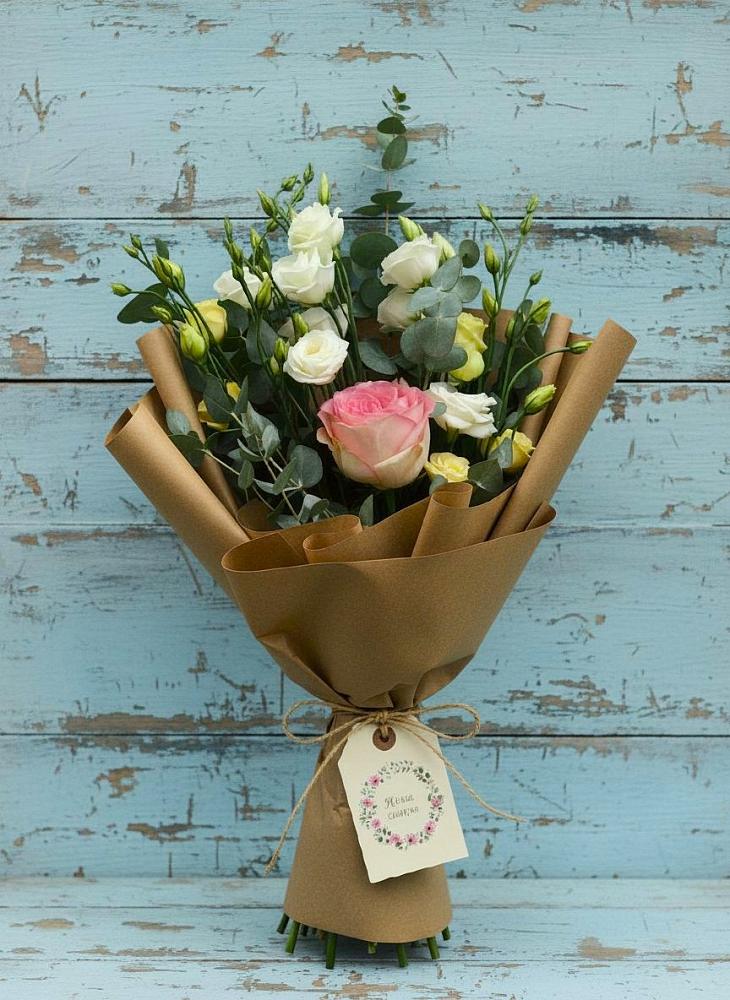 Букет цветов из: Розы и Лизиантусы в Преображенском Ставропольского края