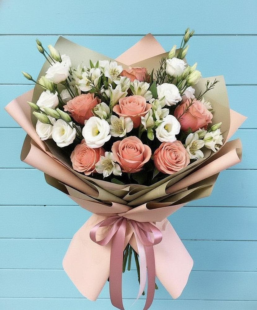 Букет цветов из: Розы, Альстромерии и Лизиантусы в Преображенском Ставропольского края
