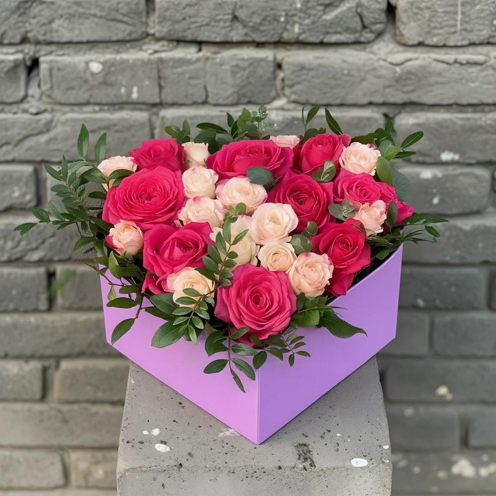 Цветочная композиция из Розы в коробке в Преображенском Ставропольского края