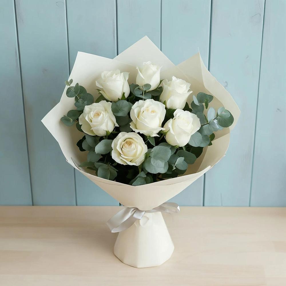 Букет Белые розы в Эвкалипте в Преображенском Ставропольского края
