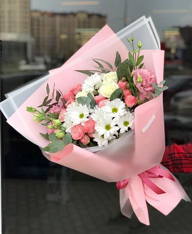 Букет цветов из: Розы, Лизиантусы и Хризантемы в Преображенском Ставропольского края